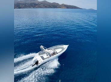 Adventure Tours – Eco Boat Charter GT23
