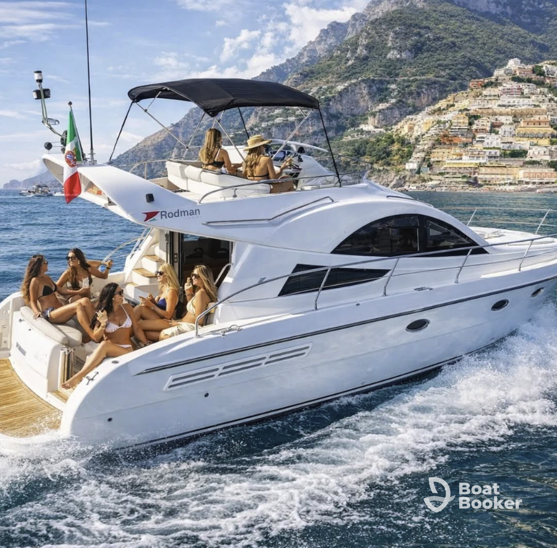 Capri Yacht tour from Sorrento_All Inclusive