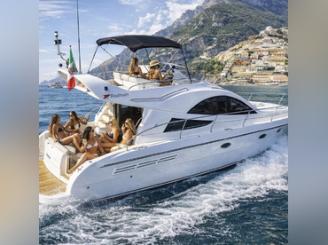 Capri Yacht tour from Sorrento_All Inclusive