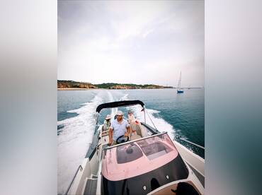 Portimão: Private boat trip on Benagil caves
