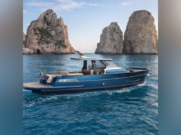 Narya Luxury Charter