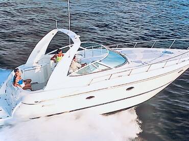 Lucky 13 Your Private Yacht