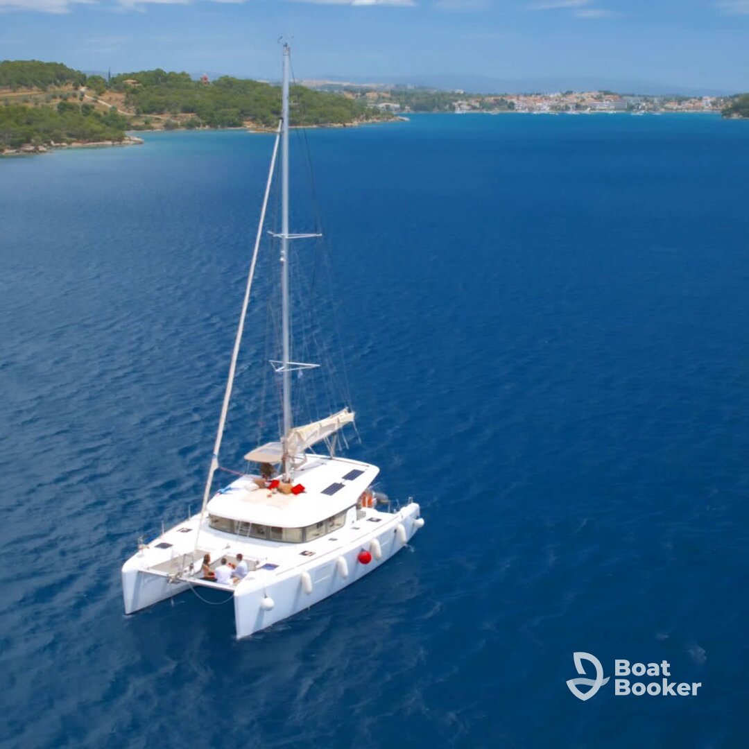 Lotus Emerald Yachting – Lion Royal