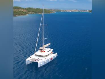 Lotus Emerald Yachting – Lion Royal