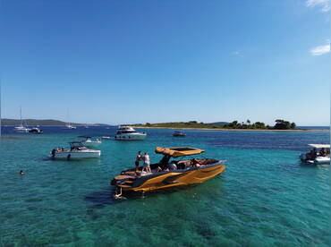 Luxury Private Boat Tours Split – Raptor 37