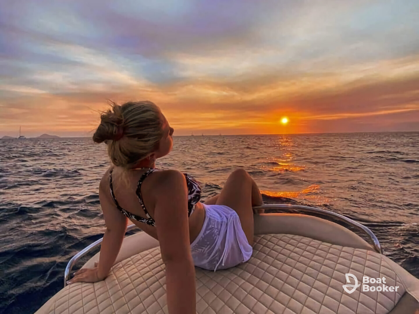 Santorini 24Hr – Bali 4.1 Catamaran