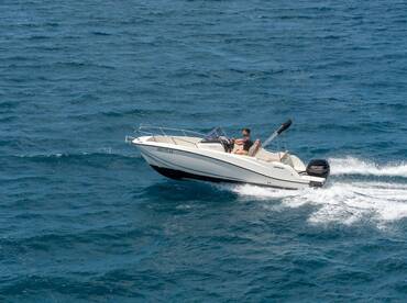 Klaric Nautika Charter – Quicksilver 675 AO