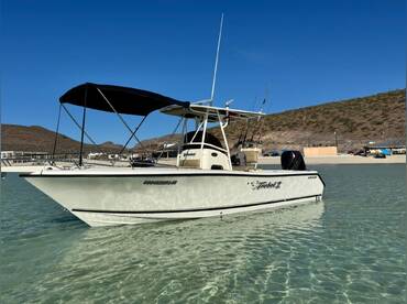 Pursuit 262 Central Console MCYachtsCo.