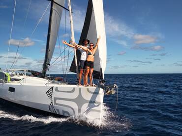 La Vie En Bleu – Sailing on a Pogo