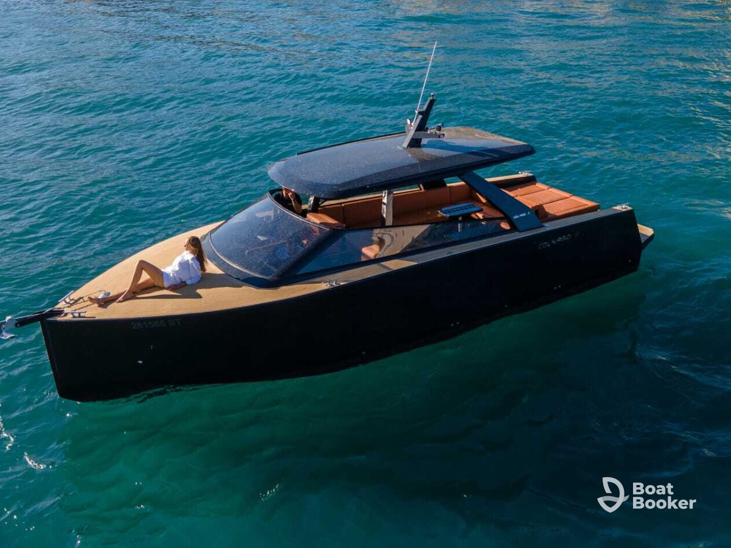 Luxury Yacht Colnago 35