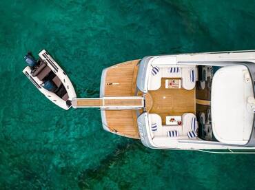 Athens Riviera – Pershing 70