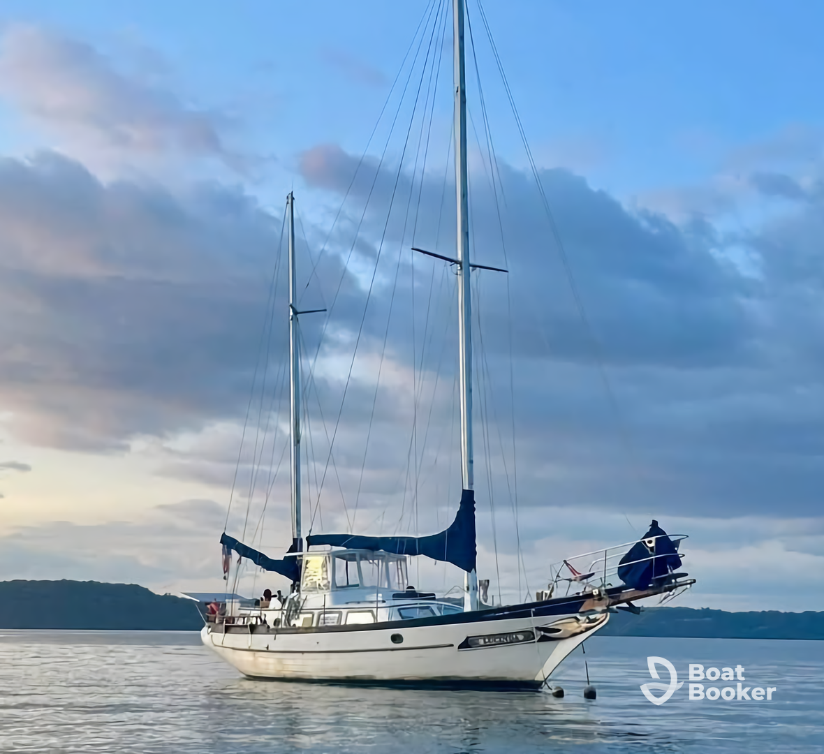 Sailing Lucinda