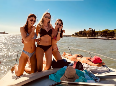 First Class Boat Rental – Atlantic 20