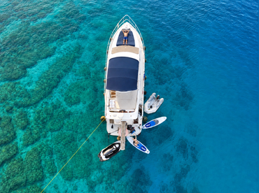 Azimut 46 discount on top & Free all Toys
