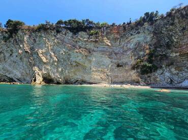 Mar~Ando Boat Tours Sarandë