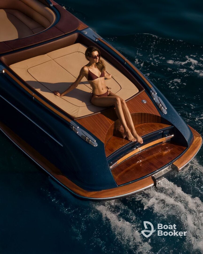 Aquariva 33 – Athens Diamond Cruises