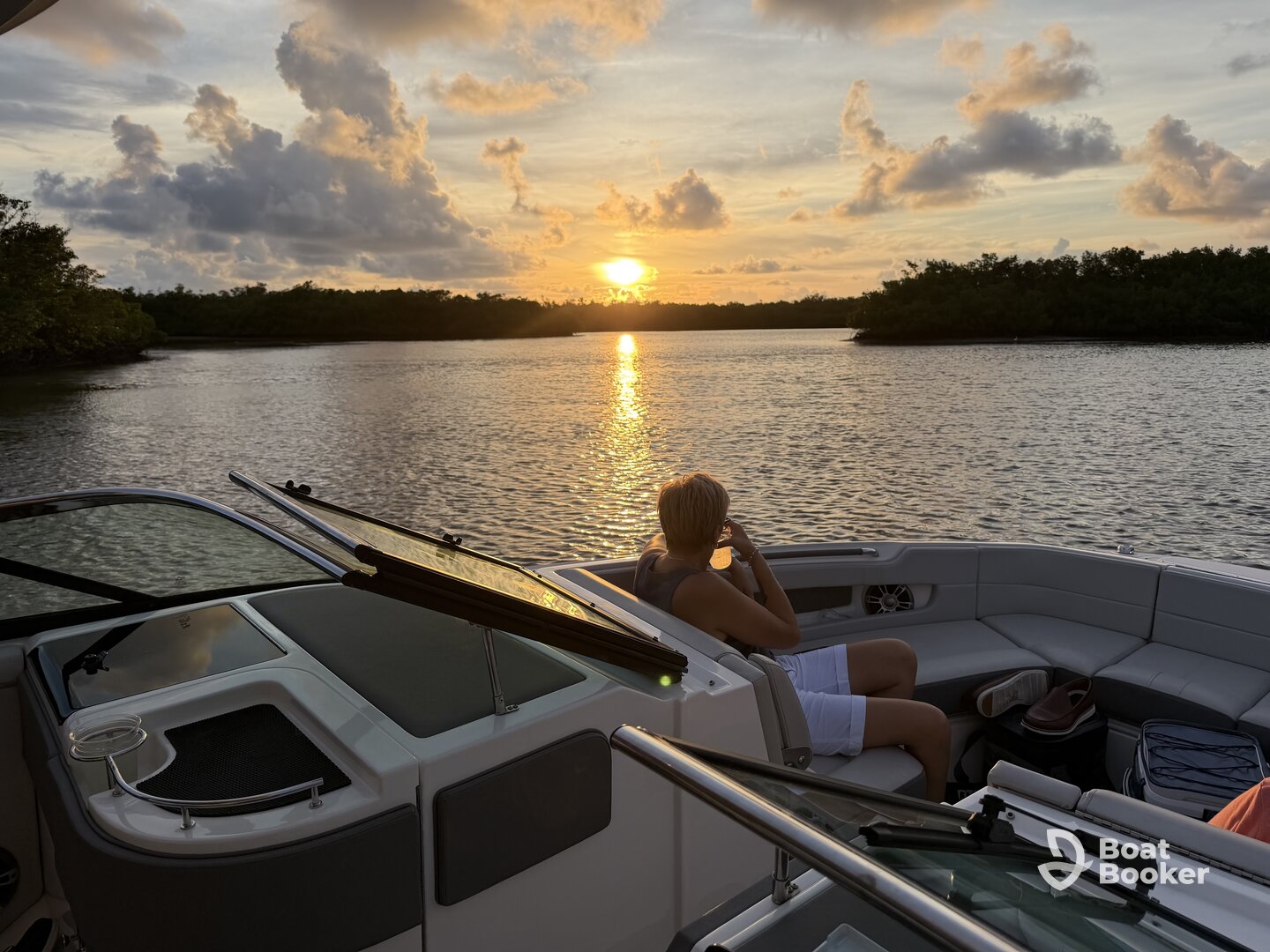 Naples by Water – Luxury Cruise with Captain