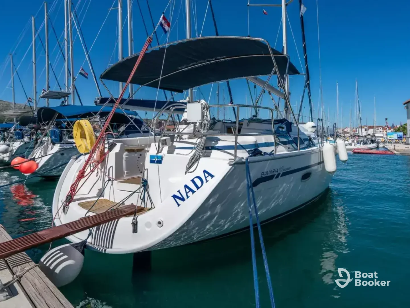 DeToni Charter – Nada