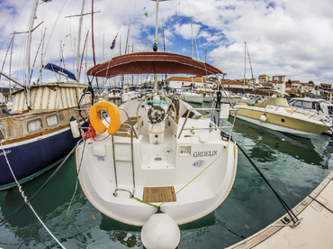 DeToni Charter – Grdelin