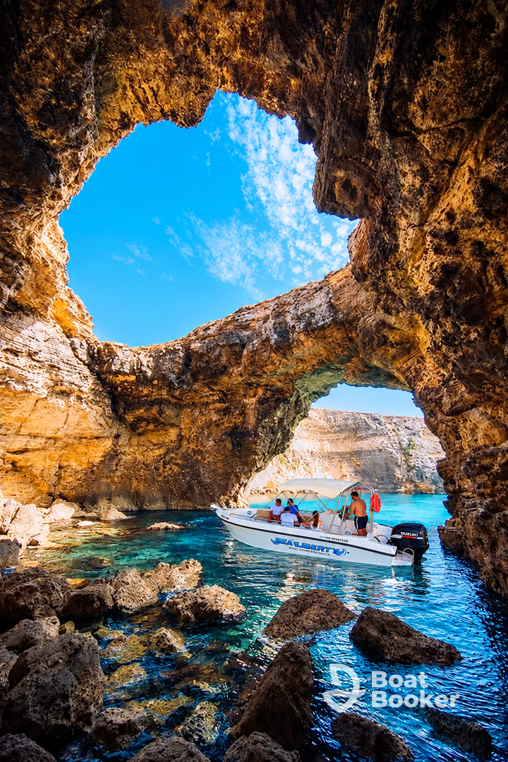 Amazing:Blue Lagoon,Crystal lagoon Boat Tours