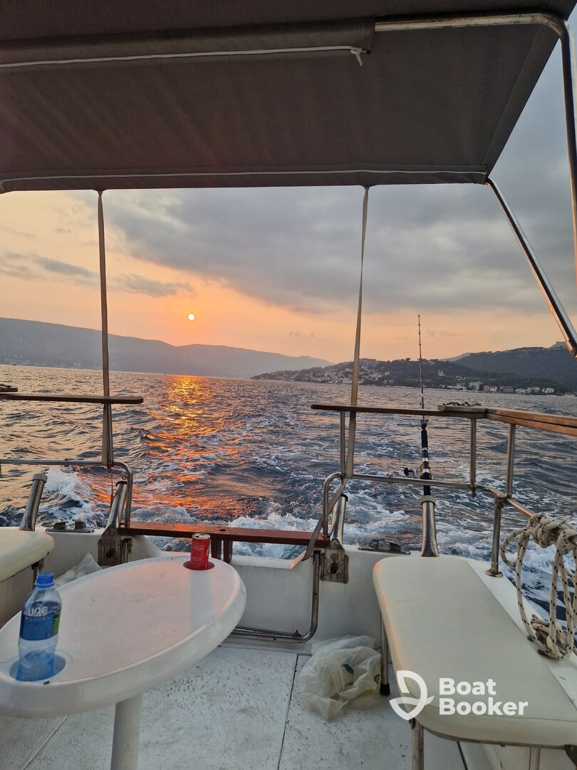 BuraBoat – Excursions and Fishing