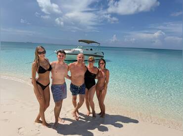 Bain’s Sea Adventures – Hurricane 26'