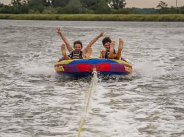 Aquatic Escapes – Water Tours & Booze Cruises