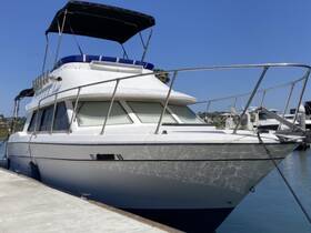 Cozy cabin cruiser 