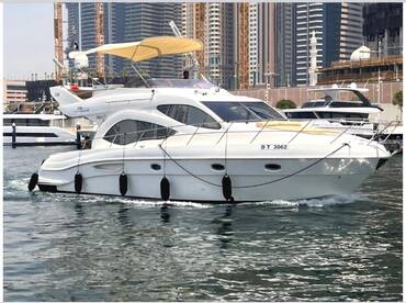 Blue Lonia & Bhakav Yachts & Boats Rental