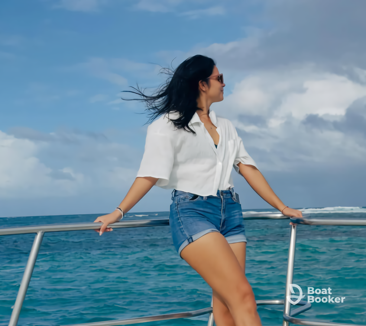 Dominican Papi VIP Tours – Titan 32'