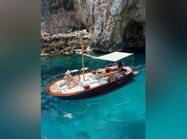 Capri Boats
