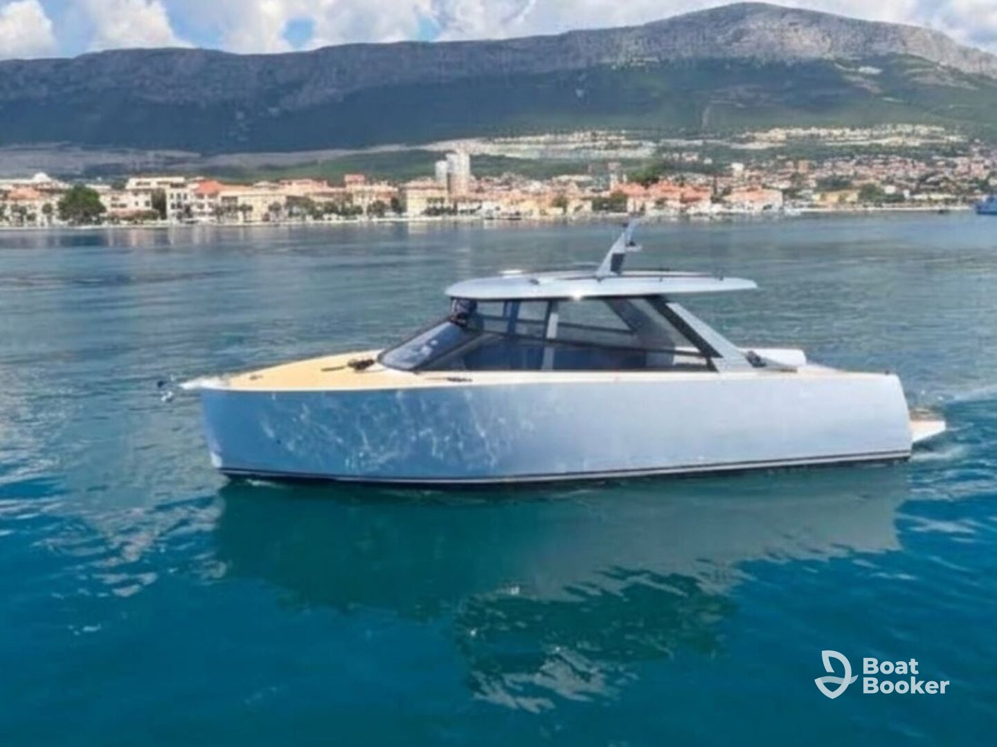 Gariful Yacht Charter – Colnago 35'