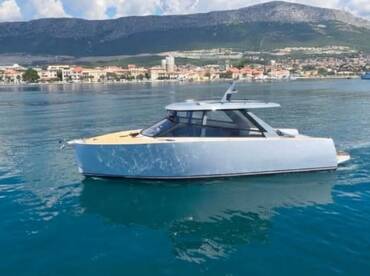 Gariful Yacht Charter – Colnago 35'