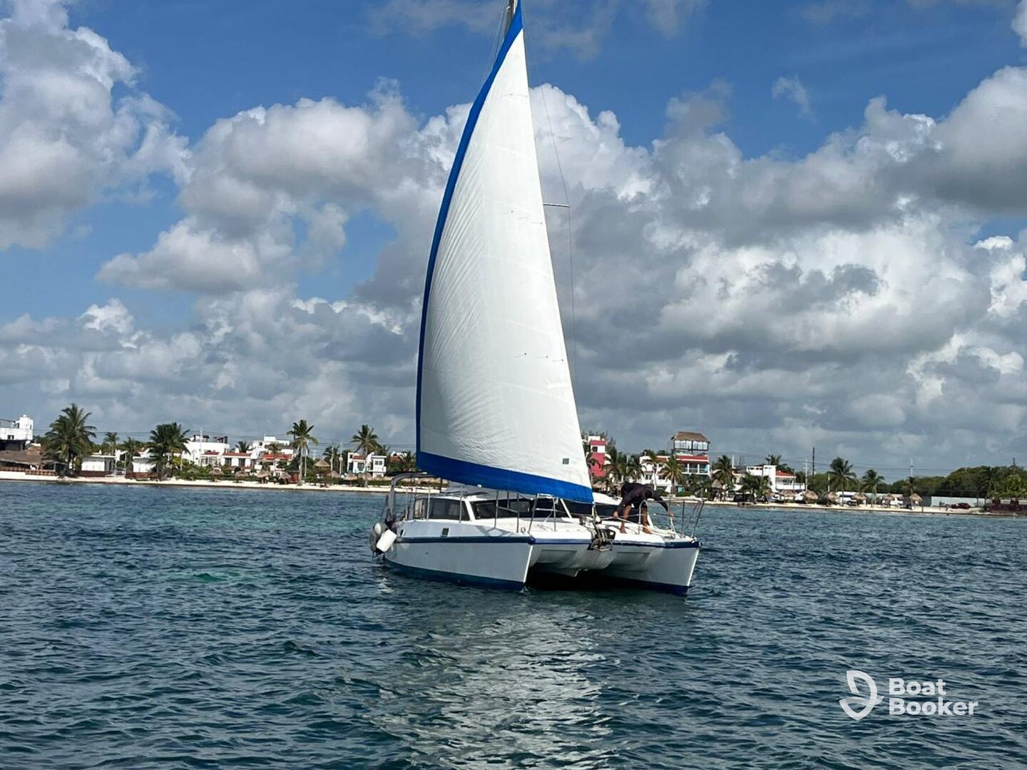 Private catamaran tour to Isla Mujeres