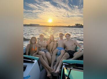 Captain Led Boat Rental – ATX LS Wake Surfing