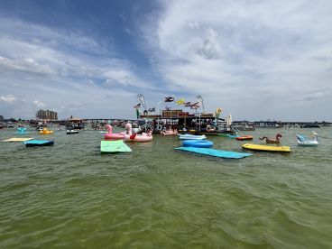 Worth to Hire a Private Boat for Families 