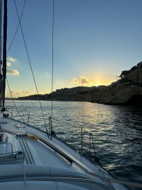 Chilled sunset cruise 