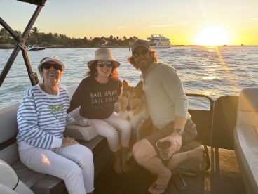 An unforgettable sunset sail with an outstanding captain