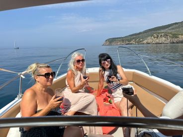 We had the most wonderful day swimming in the most beautiful spots \ud83c\udf0a