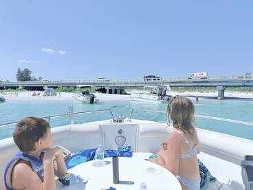 We\u2019re on a boat! A perfect day on the water 