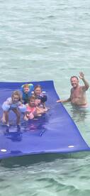 We had a great day, not by yourself.He was accommodating on everything. The boat was equipped with fun, really pad trampoline.In the slide which our kids from 12 to 3, all loved