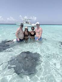This is the Gold Standard for how Stingray City should be done
