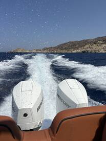 nice boat , nice day 