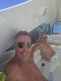 Amazing Boat, Captain and First Mate