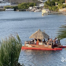 Shaker Cruising Bar